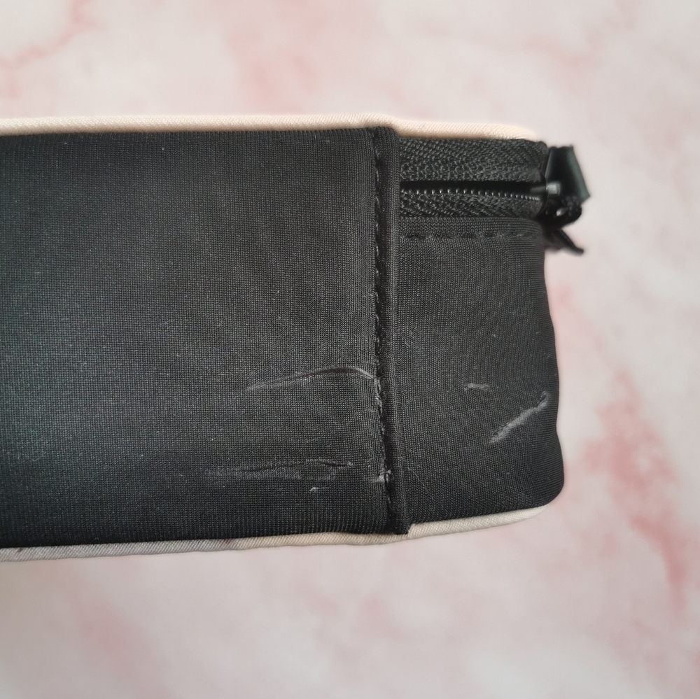 Prada Make up case, great condition - Picture 4 of 9